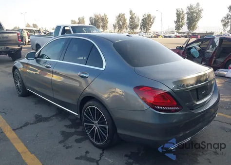 2020 Mercedes-Benz C 300 z USA, uszkodzony, nr VIN WDDWF8DB7LR527803